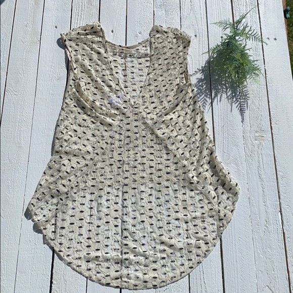 Top - Picture 4 of 6